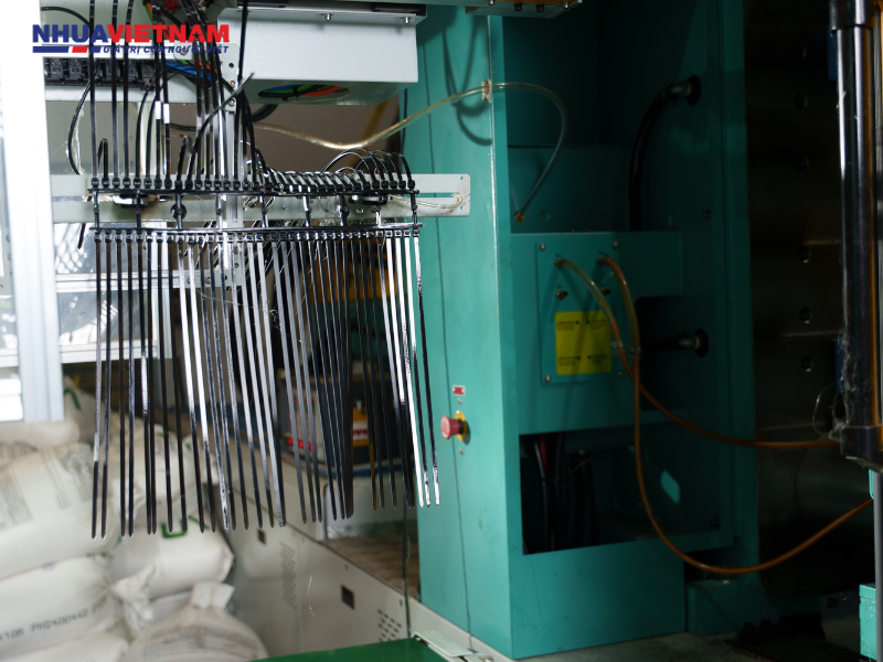 zip-tie-shop-near-me